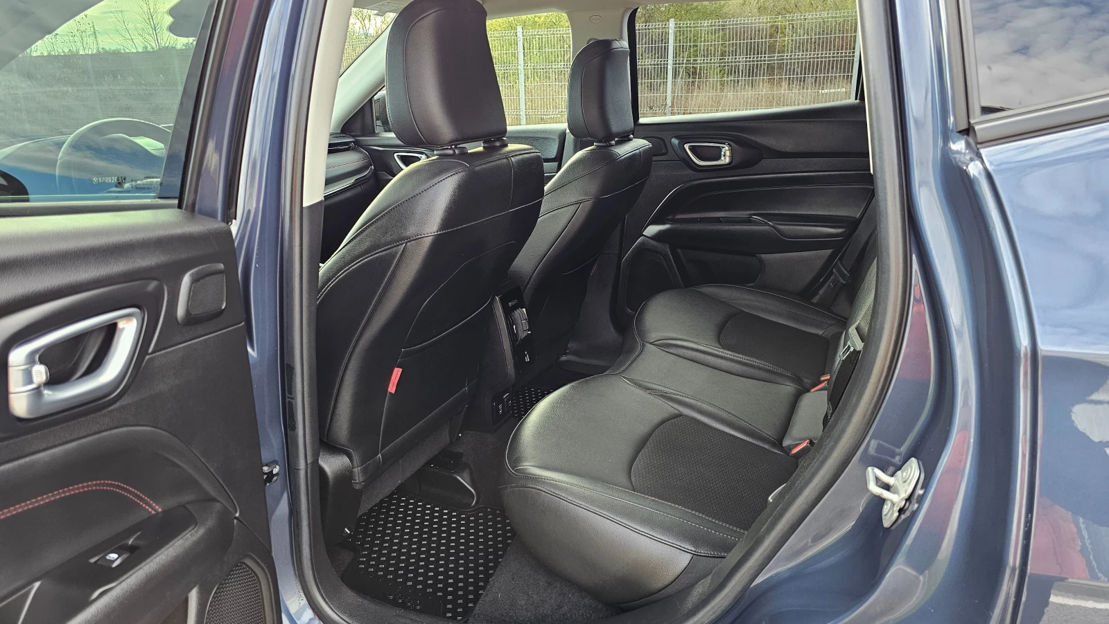 Jeep Compass 1.3Plug in Hybrid TRAILHAWK ELITE 4X4 FULL  - изображение 10