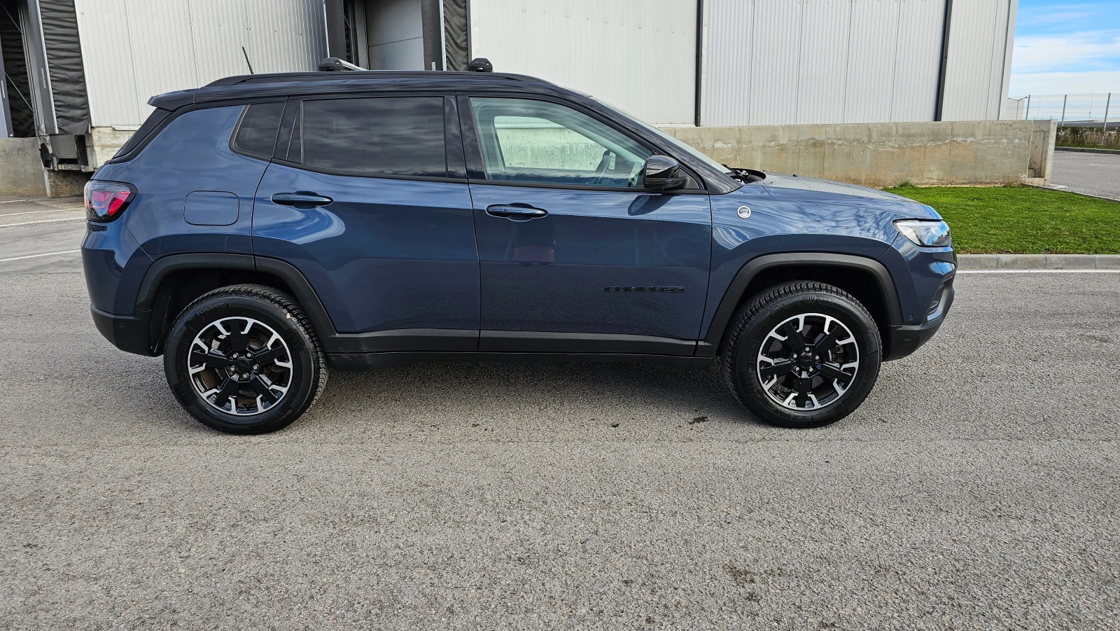 Jeep Compass 1.3Plug in Hybrid TRAILHAWK ELITE 4X4 FULL  - изображение 7