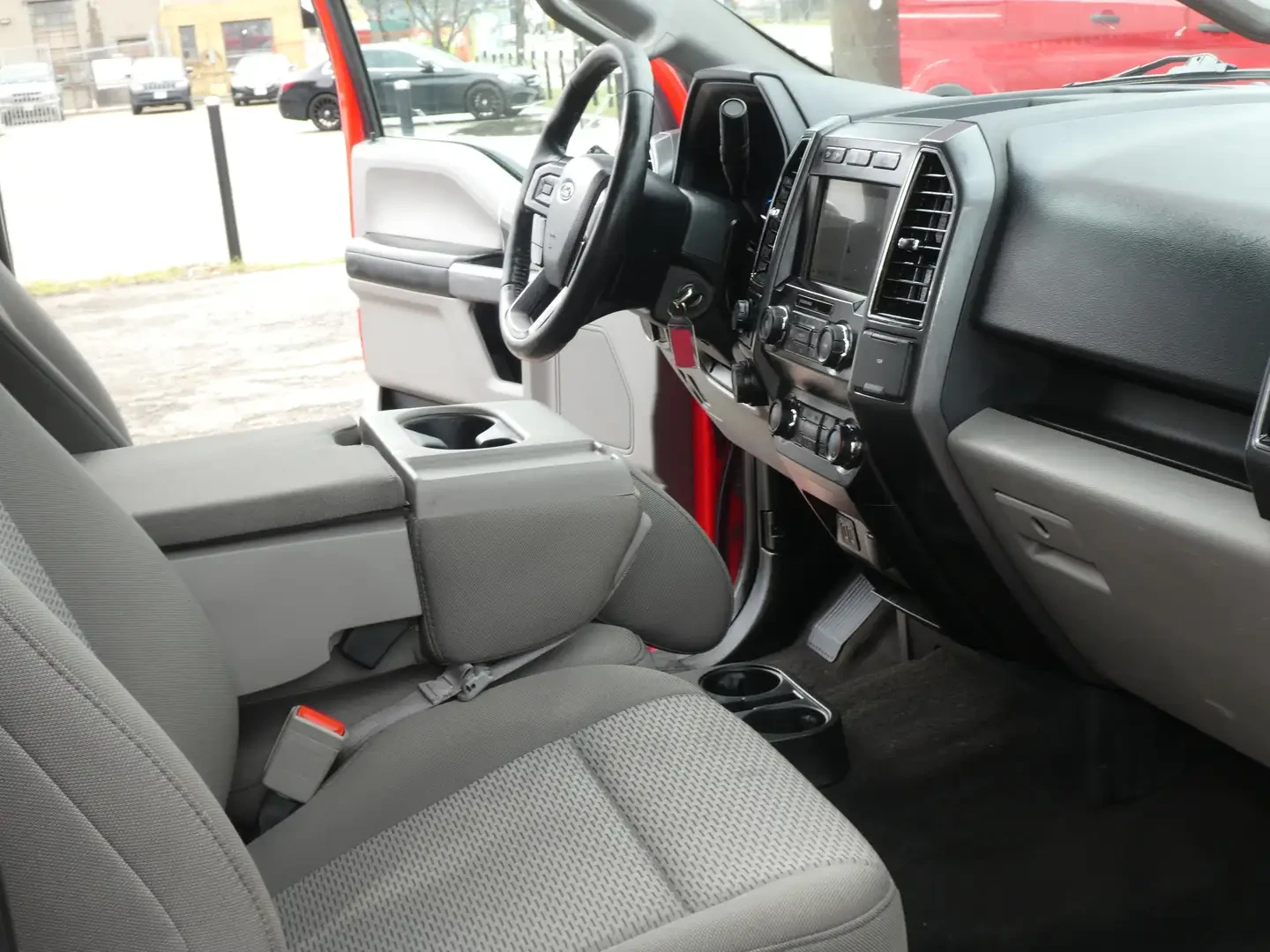 Ford F150 XL 4WD SuperCrew 5.5' Box, снимка 13 - Автомобили и джипове - 54712803
