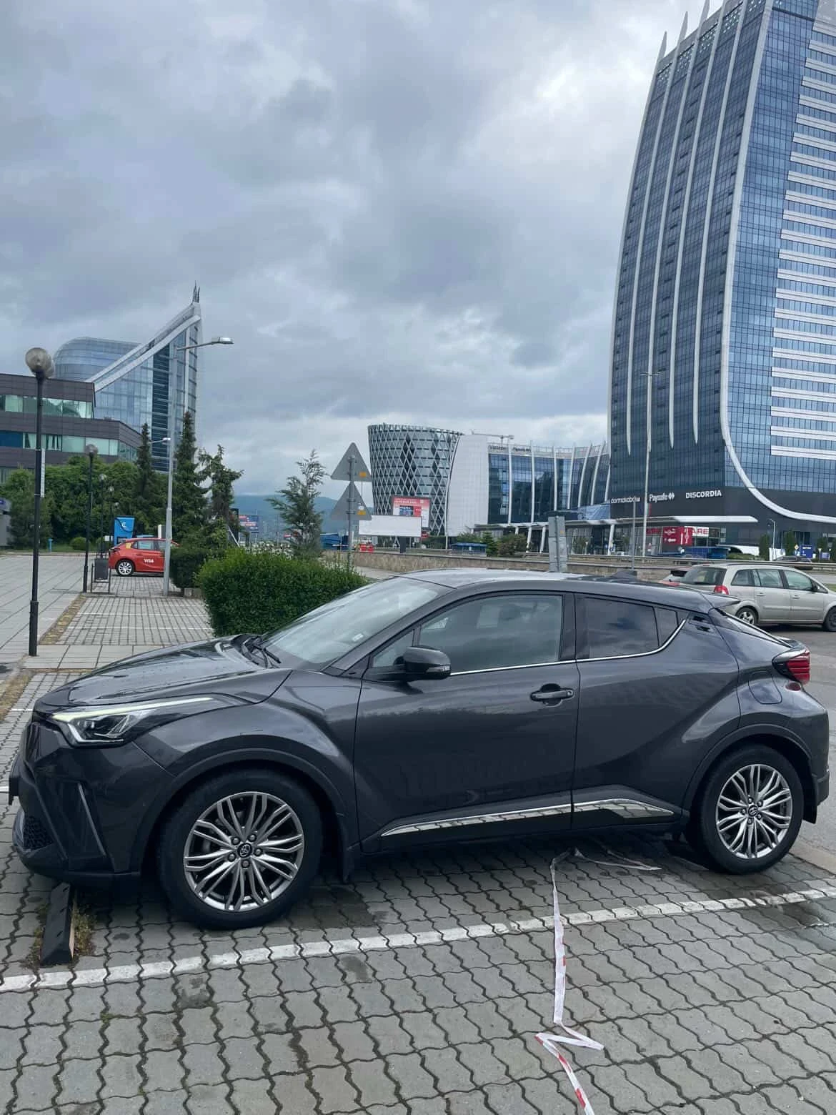 Toyota C-HR Hybrid / CLASSY / в гаранция, снимка 5 - Автомобили и джипове - 54934561