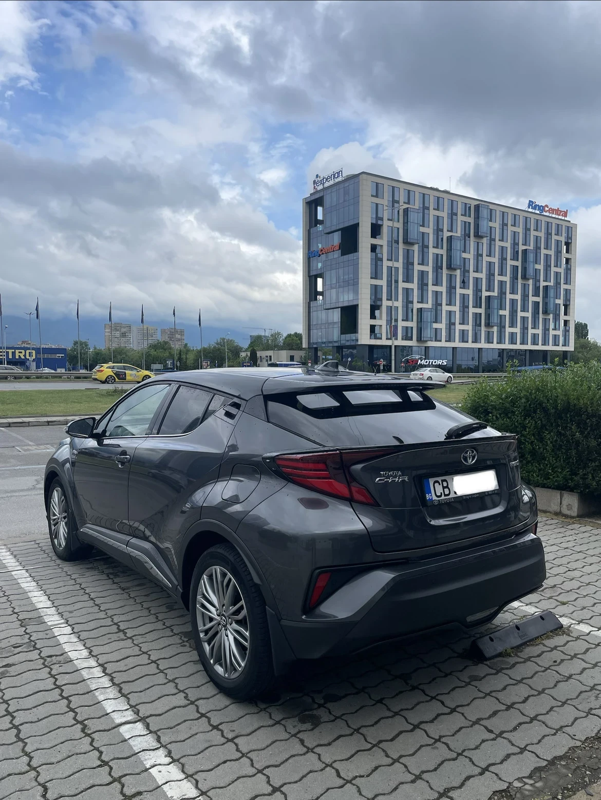 Toyota C-HR Hybrid / CLASSY / в гаранция, снимка 8 - Автомобили и джипове - 54934561