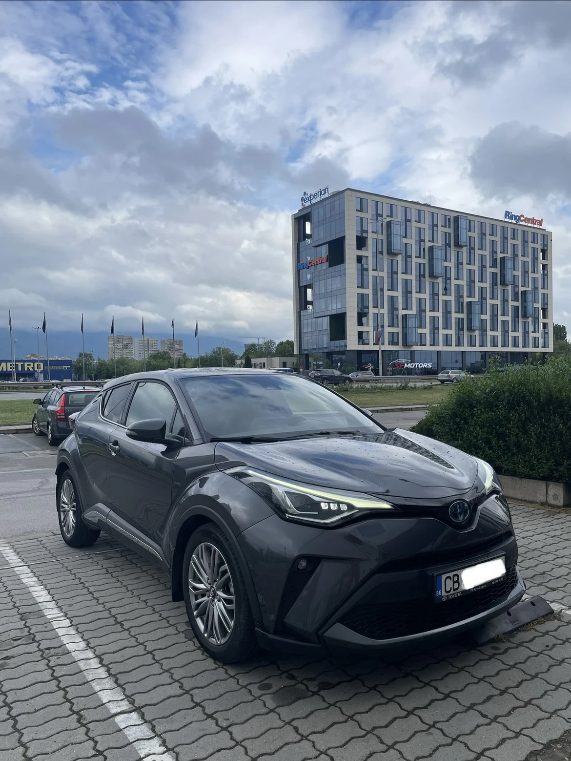 Toyota C-HR Hybrid / CLASSY / в гаранция, снимка 3 - Автомобили и джипове - 54934561