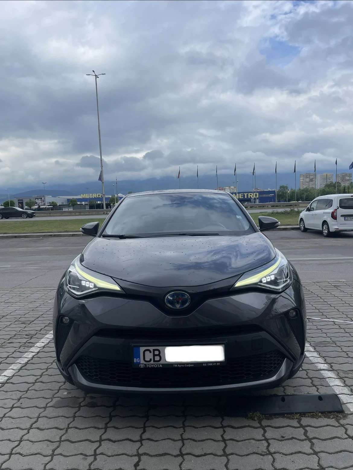 Toyota C-HR Hybrid / CLASSY / в гаранция, снимка 2 - Автомобили и джипове - 54934561