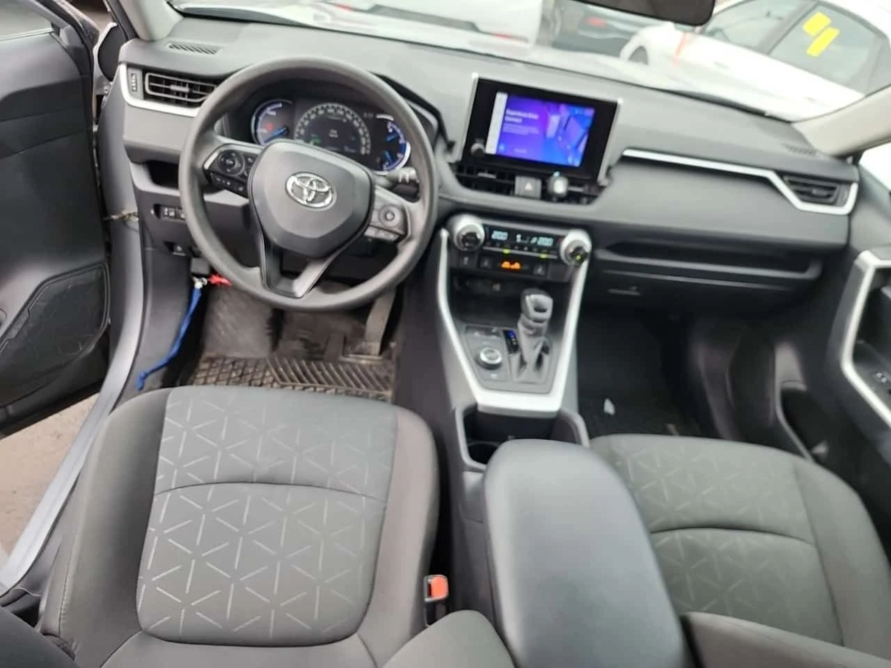 Toyota Rav4 * HYBRID LE * CARFAX * БЕЗ ПЪРВОНАЧАЛНА ВНОСКА, снимка 12 - Автомобили и джипове - 55464050