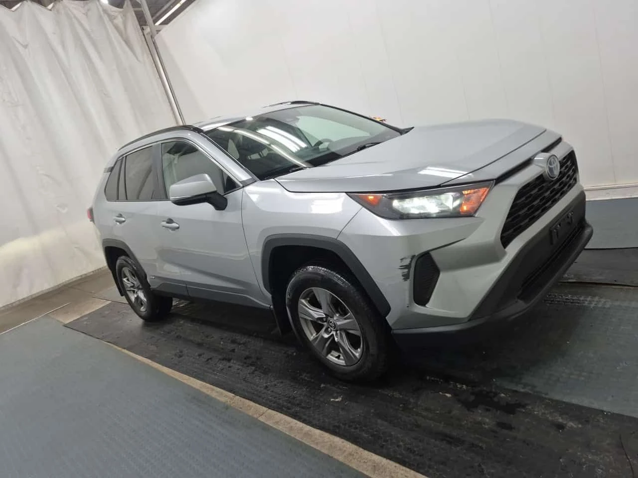 Toyota Rav4 * HYBRID LE * CARFAX * БЕЗ ПЪРВОНАЧАЛНА ВНОСКА, снимка 2 - Автомобили и джипове - 55464050