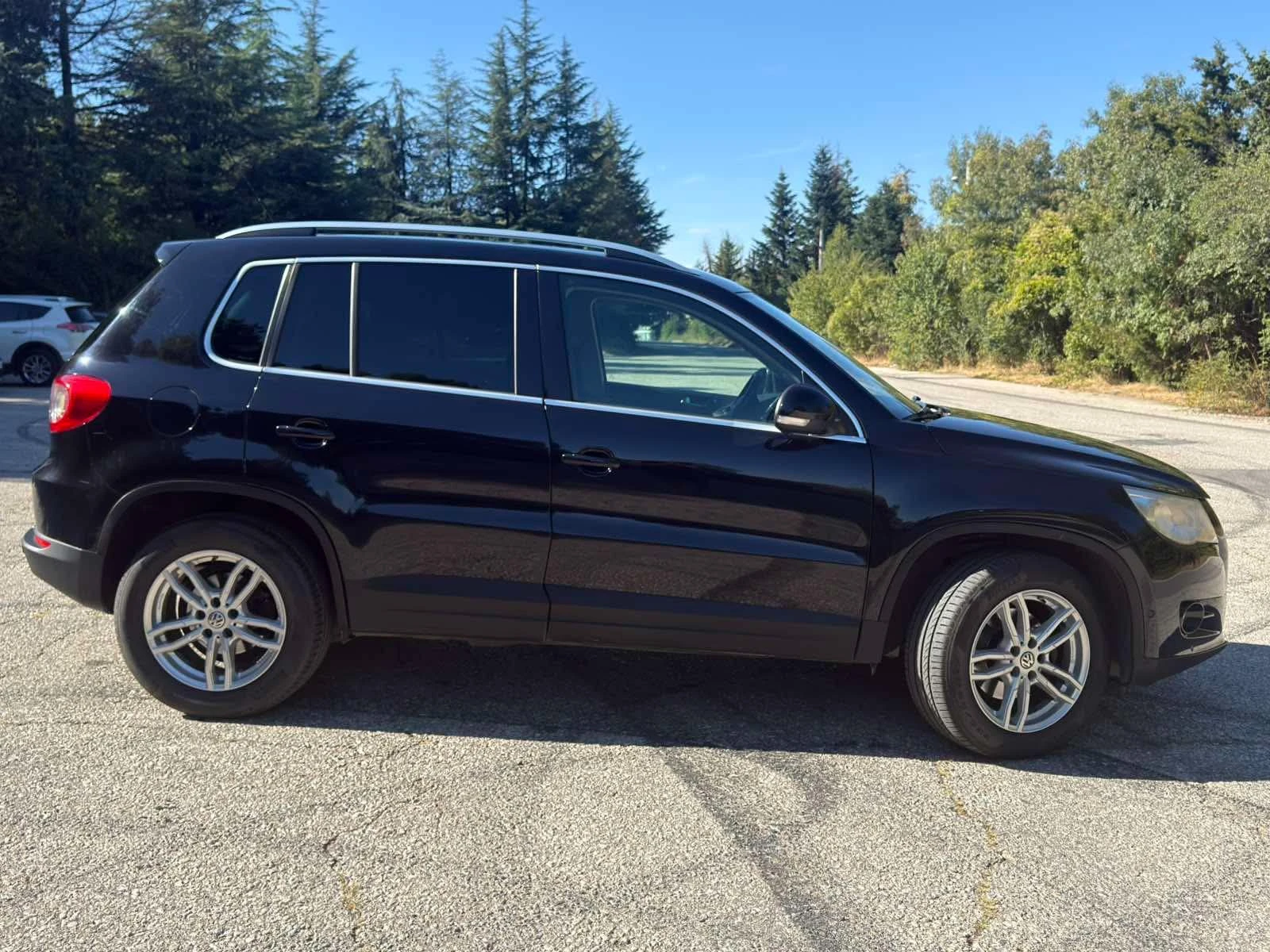 VW Tiguan 2.0 TDI/ 4x4/ КОЖА /ПАНОРАМА/ НАВИГАЦИЯ/ ПОДГРЕВ, снимка 16 - Автомобили и джипове - 56073394