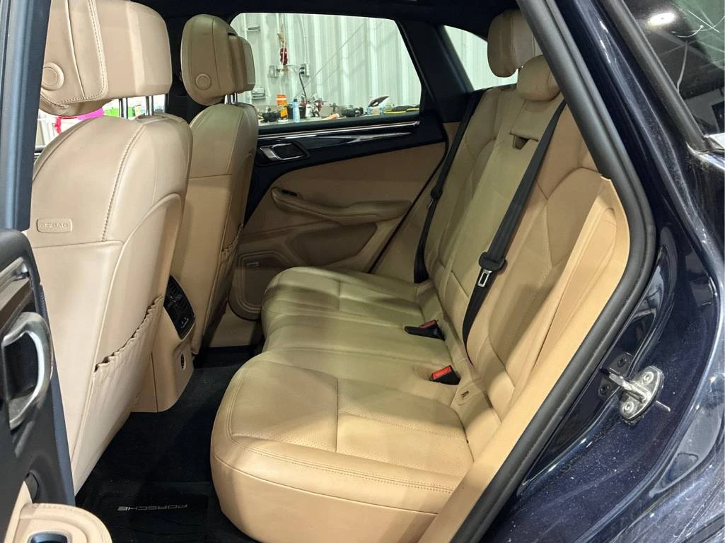 Porsche Macan S * CARFAX* ОПЦИЯ ЗА ФИНАНСИРАНЕ* , снимка 8 - Автомобили и джипове - 56105127