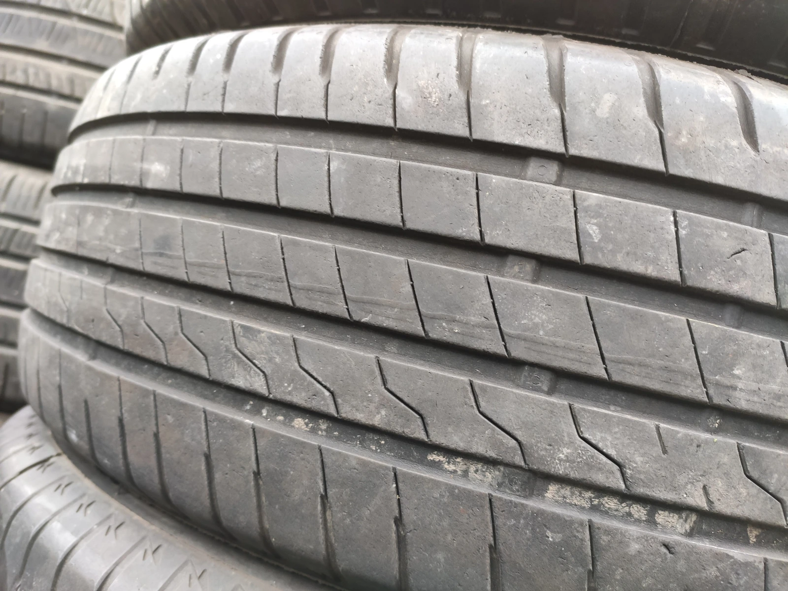 Гуми Летни 215/65R16, снимка 3 - Гуми и джанти - 54086609