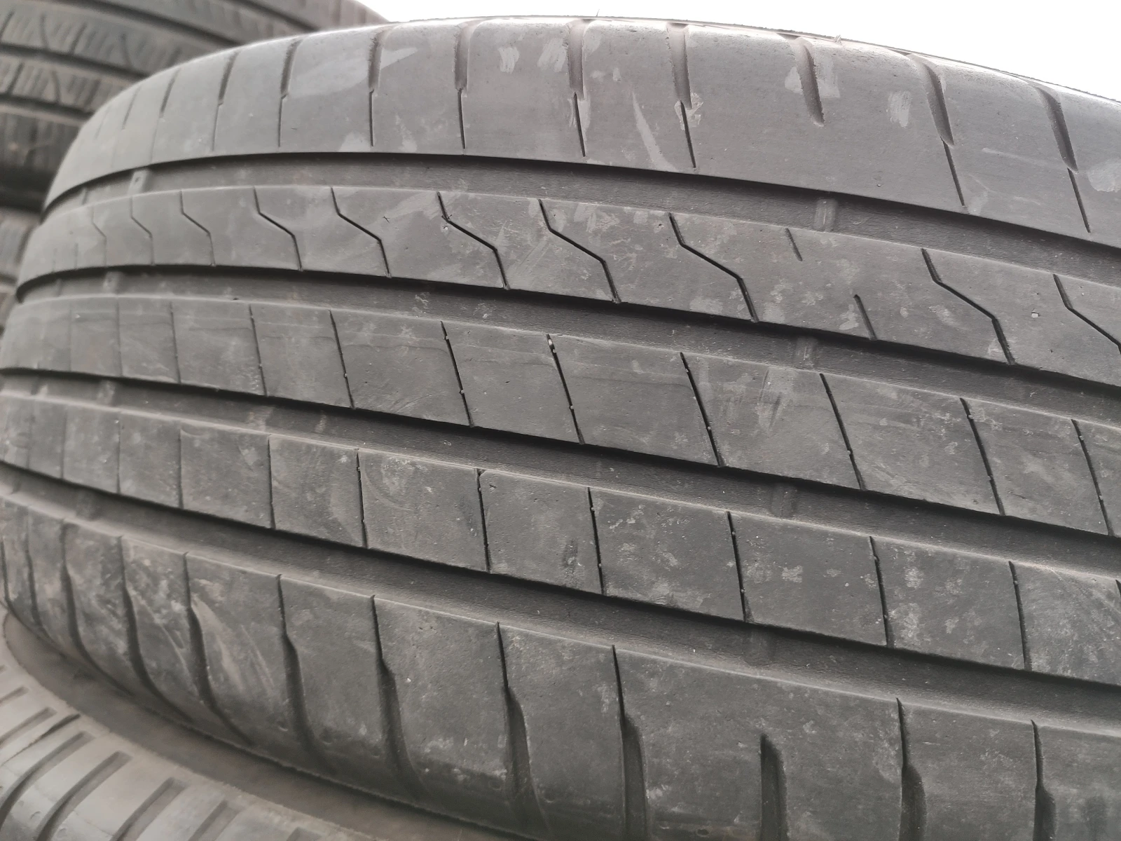 Гуми Летни 215/65R16, снимка 2 - Гуми и джанти - 54086609
