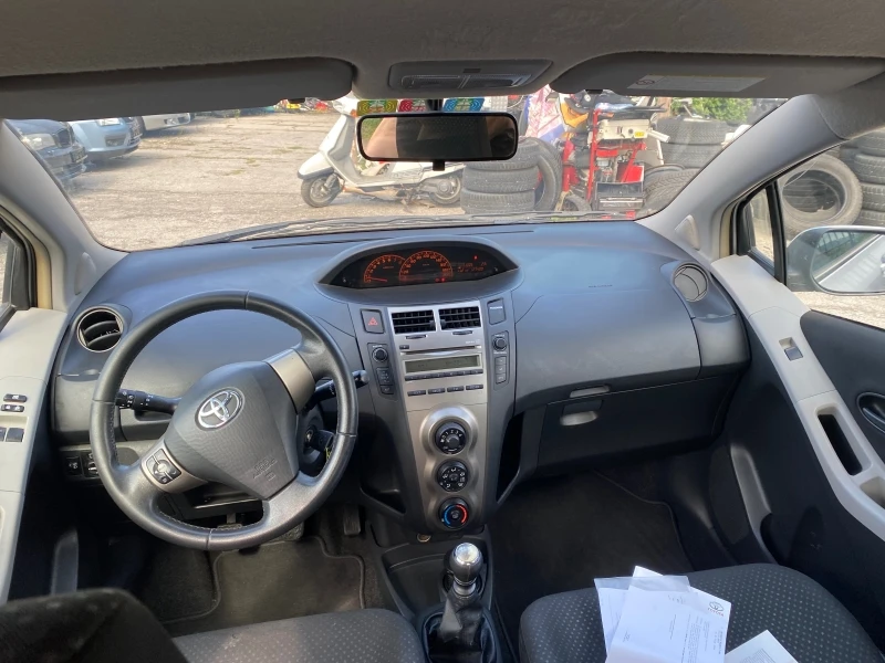 Toyota Yaris Швейцария 1.33, снимка 8 - Автомобили и джипове - 37865841