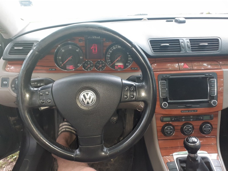 VW Passat, снимка 5 - Автомобили и джипове - 45514781
