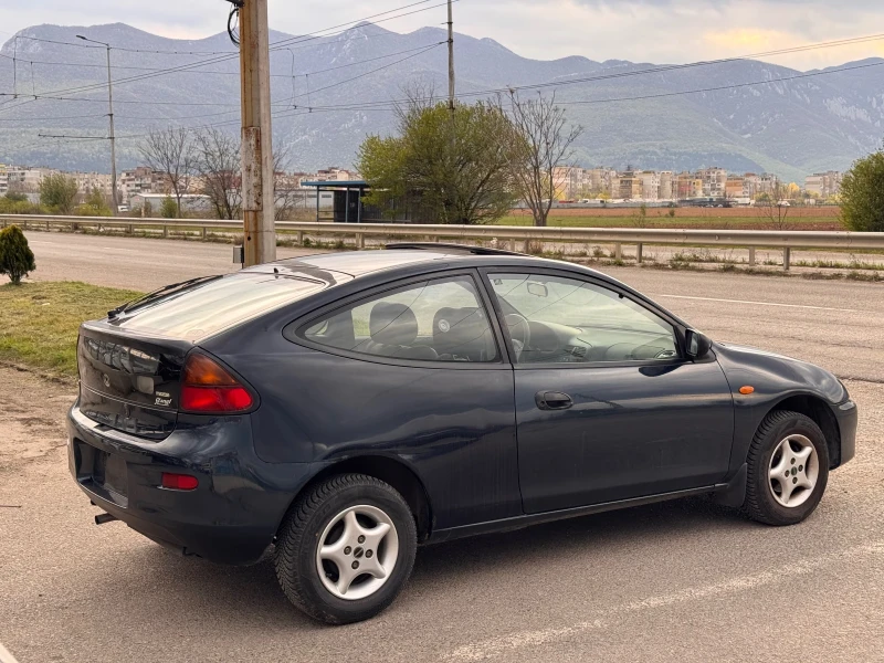 Mazda 323 1.3i, снимка 3 - Автомобили и джипове - 49849068
