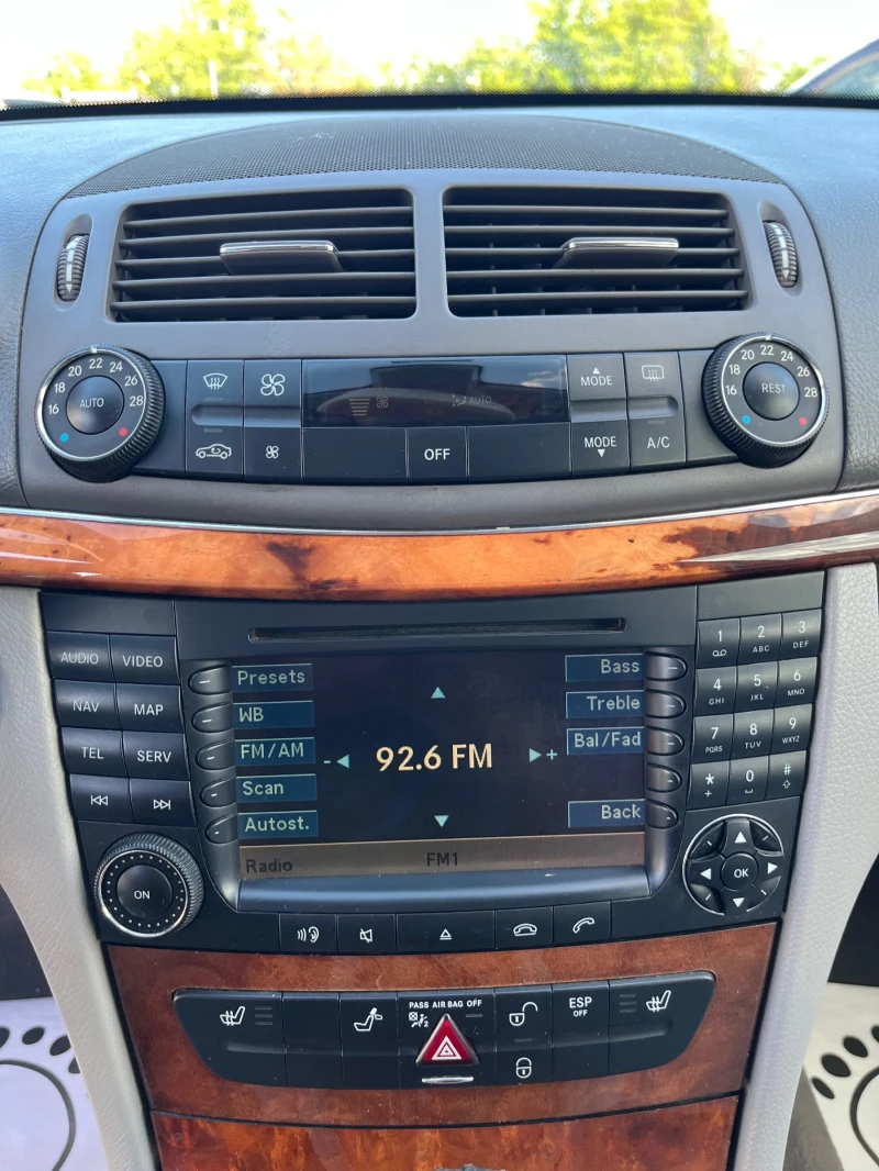 Mercedes-Benz E 320 4MATIC ELEGANCE EVO FACE, снимка 13 - Автомобили и джипове - 50150188