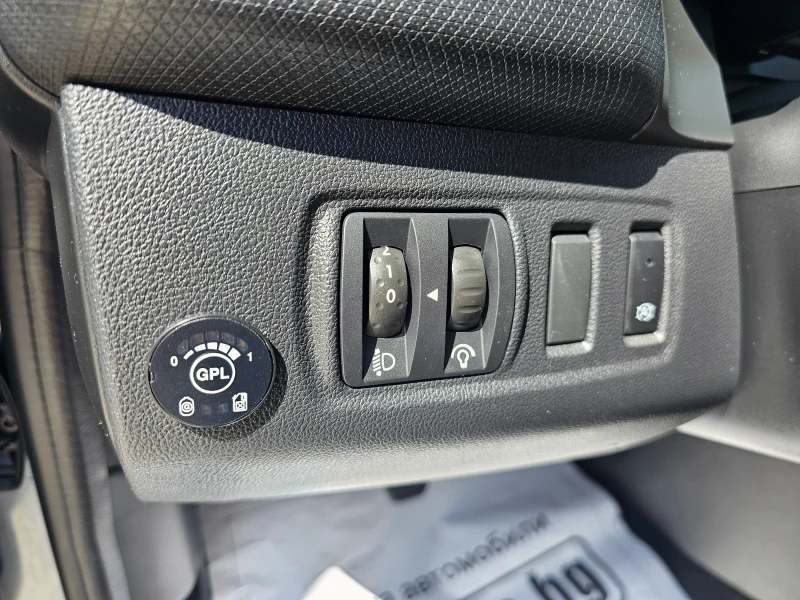 Renault Clio 900kub.+ Газ, снимка 17 - Автомобили и джипове - 50289828
