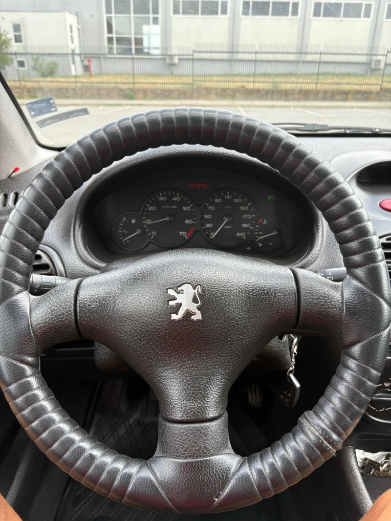 Peugeot 206, снимка 11 - Автомобили и джипове - 51393294