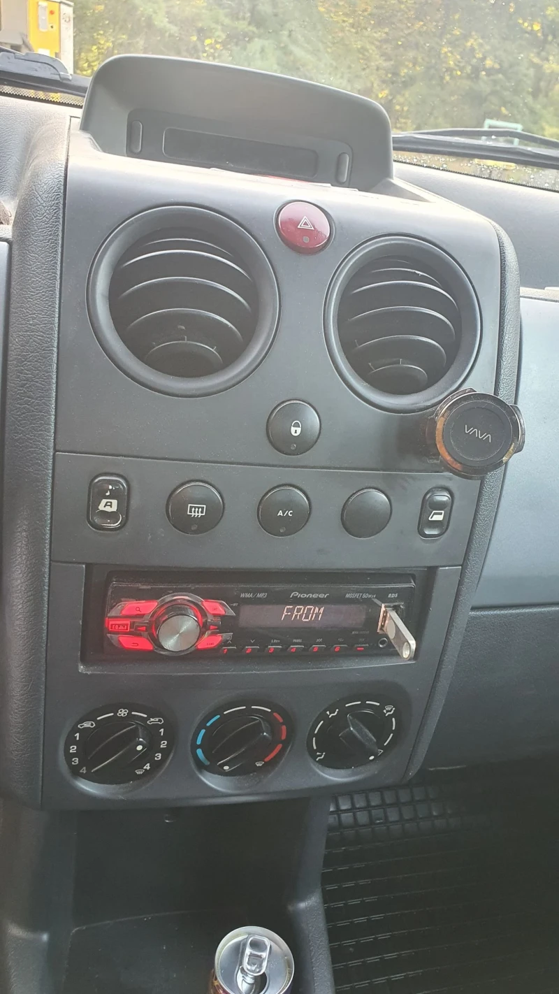 Citroen Berlingo 1.6i   газ, снимка 9 - Автомобили и джипове - 51552980