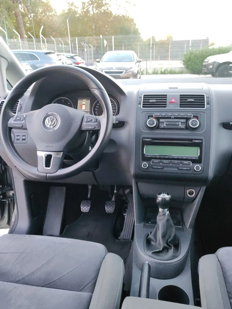 VW Touran 2.0, 140к.с. Highline, ТОП , снимка 10 - Автомобили и джипове - 52109943