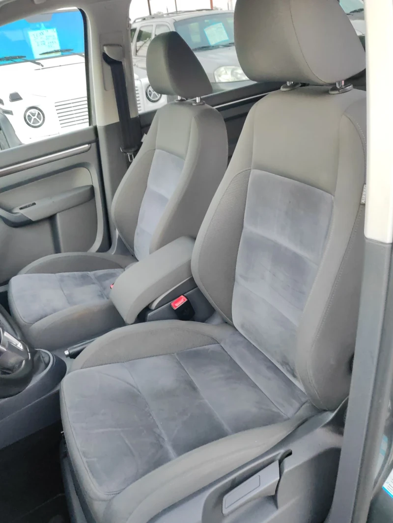 VW Touran 2.0, 140к.с. Highline, ТОП , снимка 9 - Автомобили и джипове - 52109943