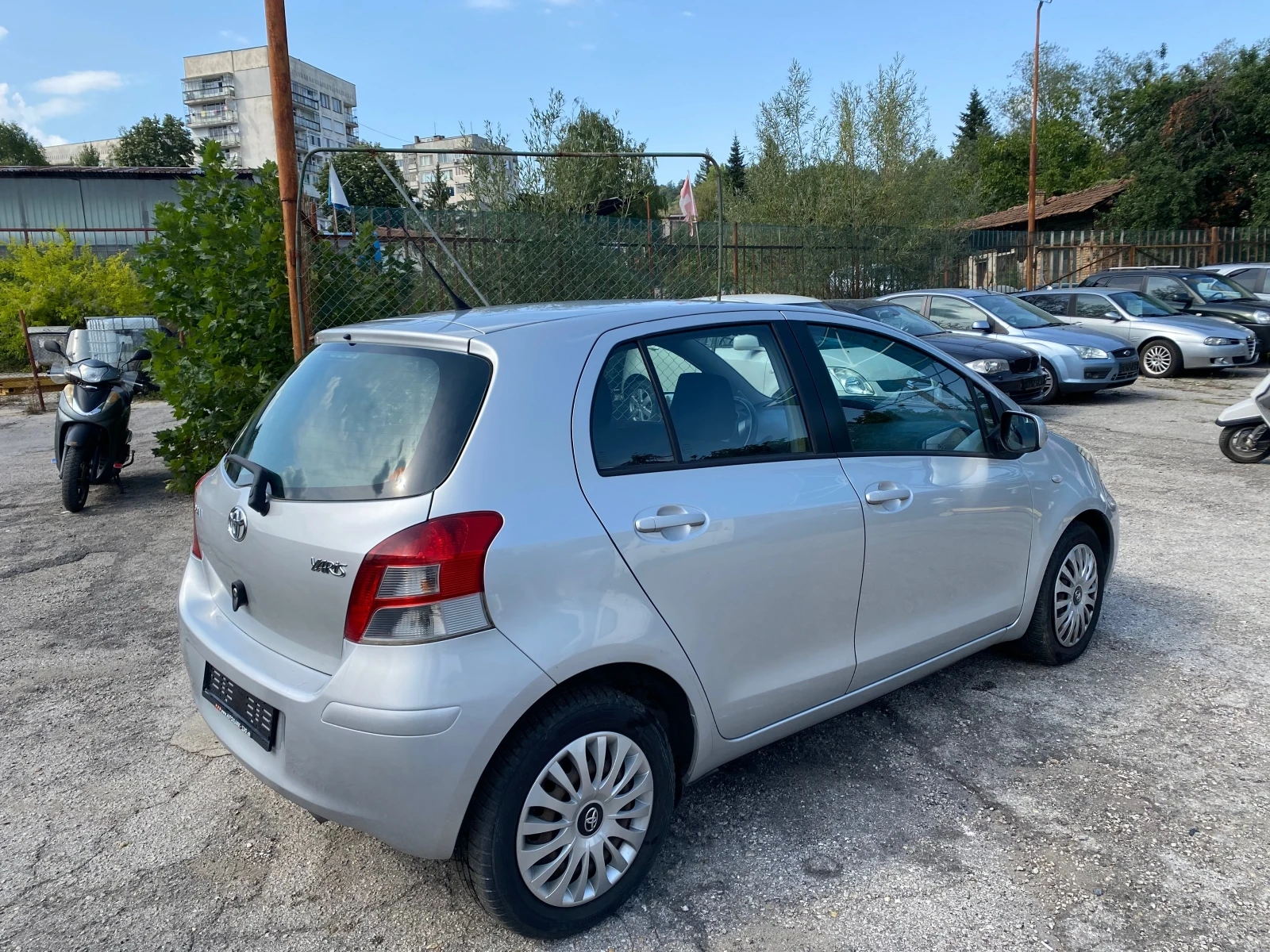 Toyota Yaris Швейцария 1.33 - изображение 4