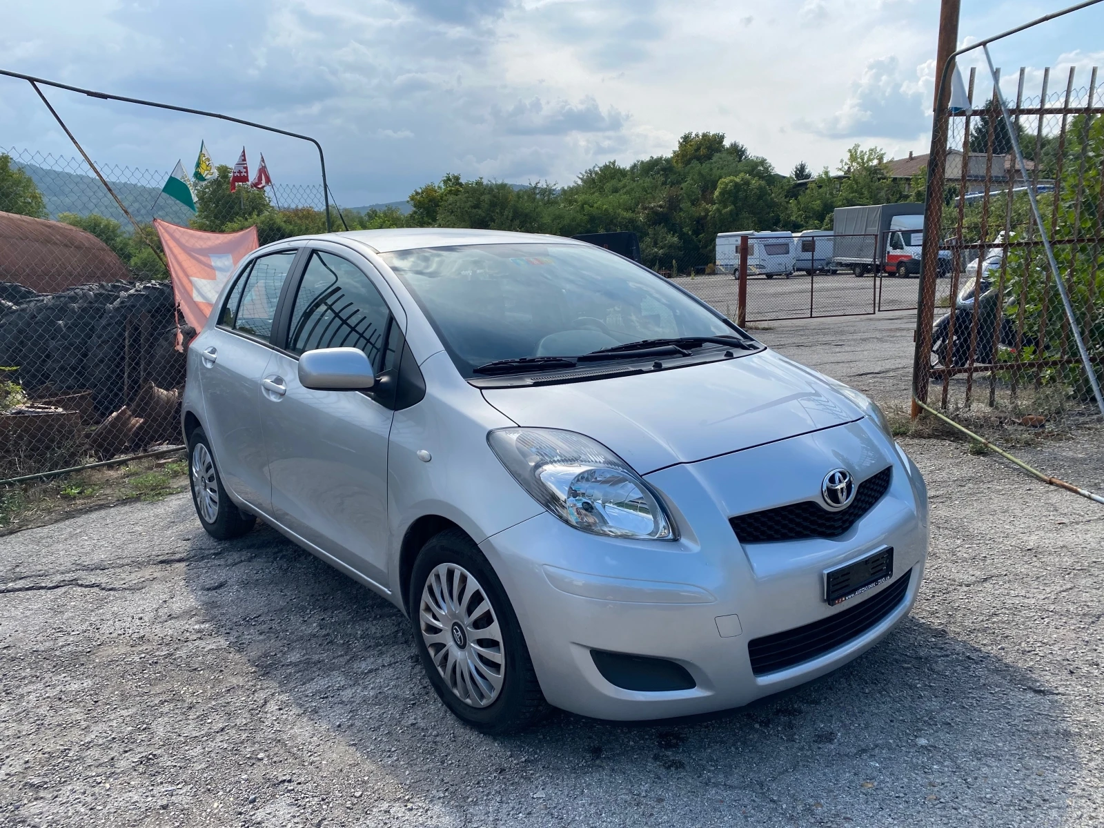 Toyota Yaris Швейцария 1.33 - изображение 2