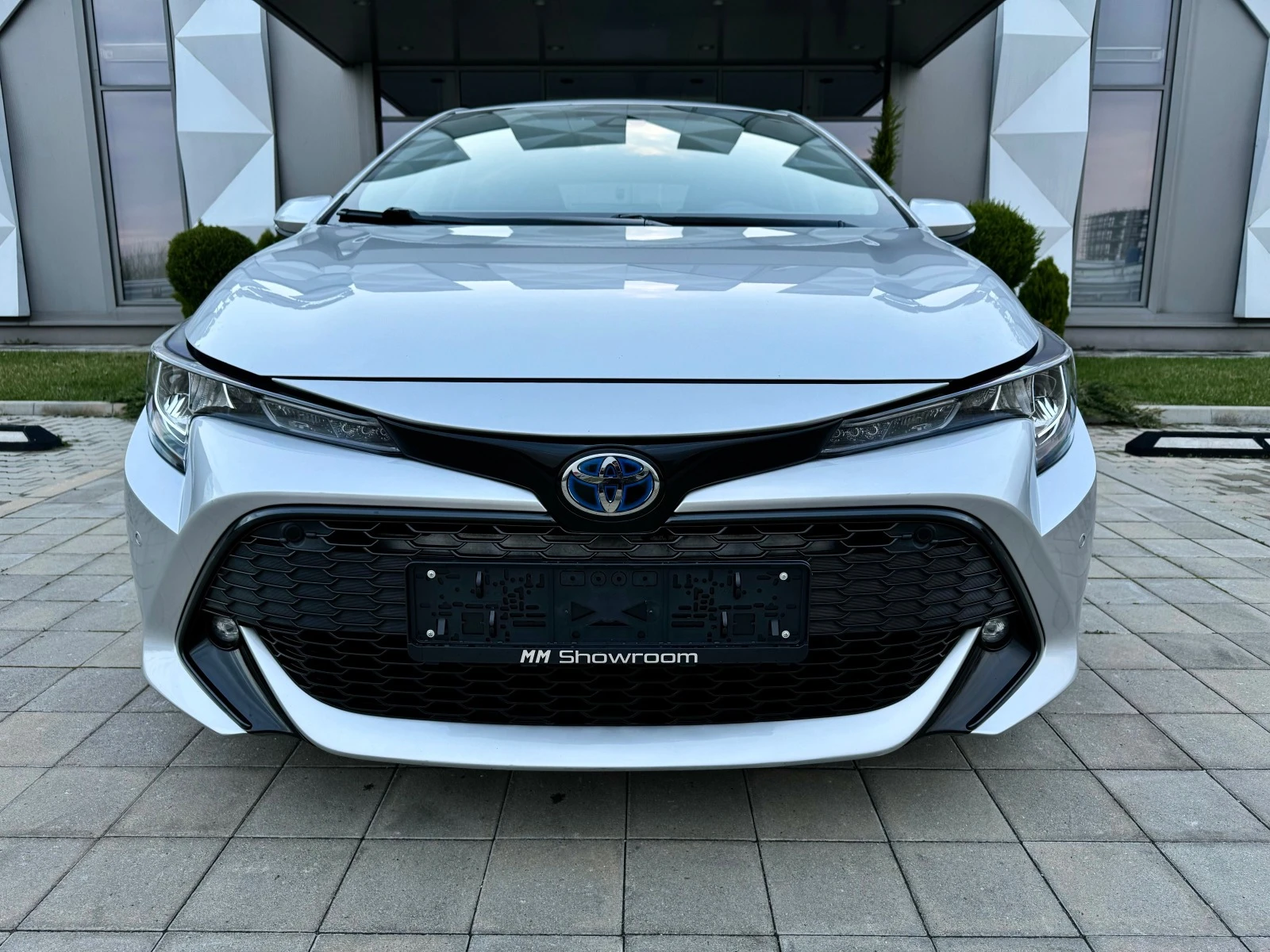 Toyota Corolla С.КНИЖКА-КАМЕРА-DISTRONIK-LANE-ASIST-EMERGE-BRAKE - изображение 2