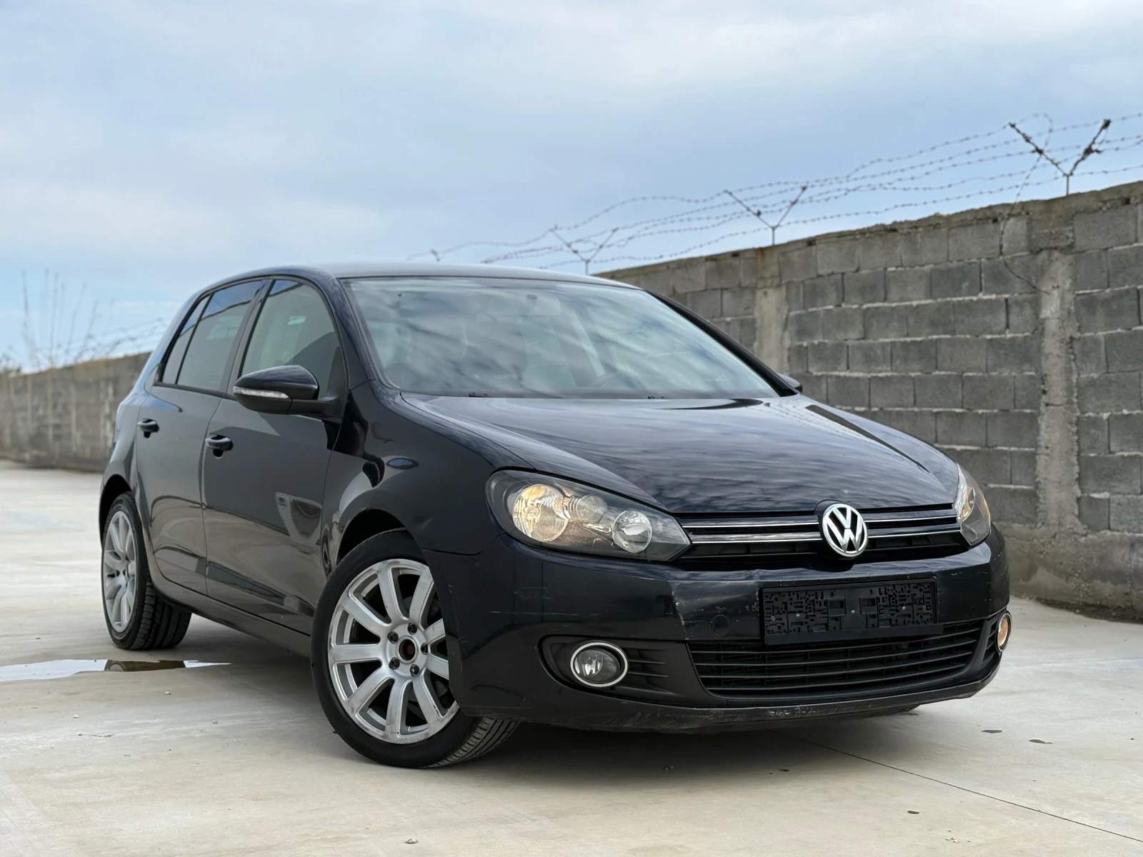 VW Golf 1.6 TDI* Bluemotion* Navi* Klimatronik* 17* EU5B | Mobile.bg — изображение 1