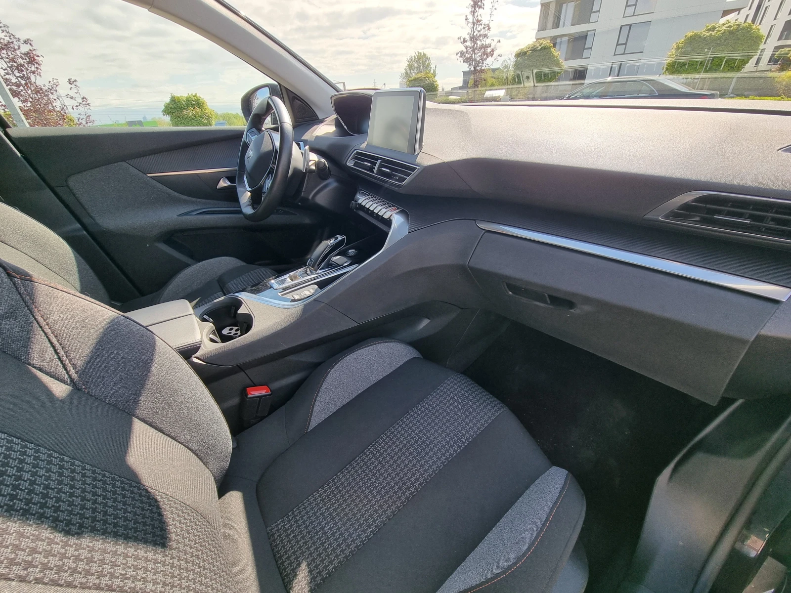 Peugeot 5008 1.2 / 8 ск. - изображение 5