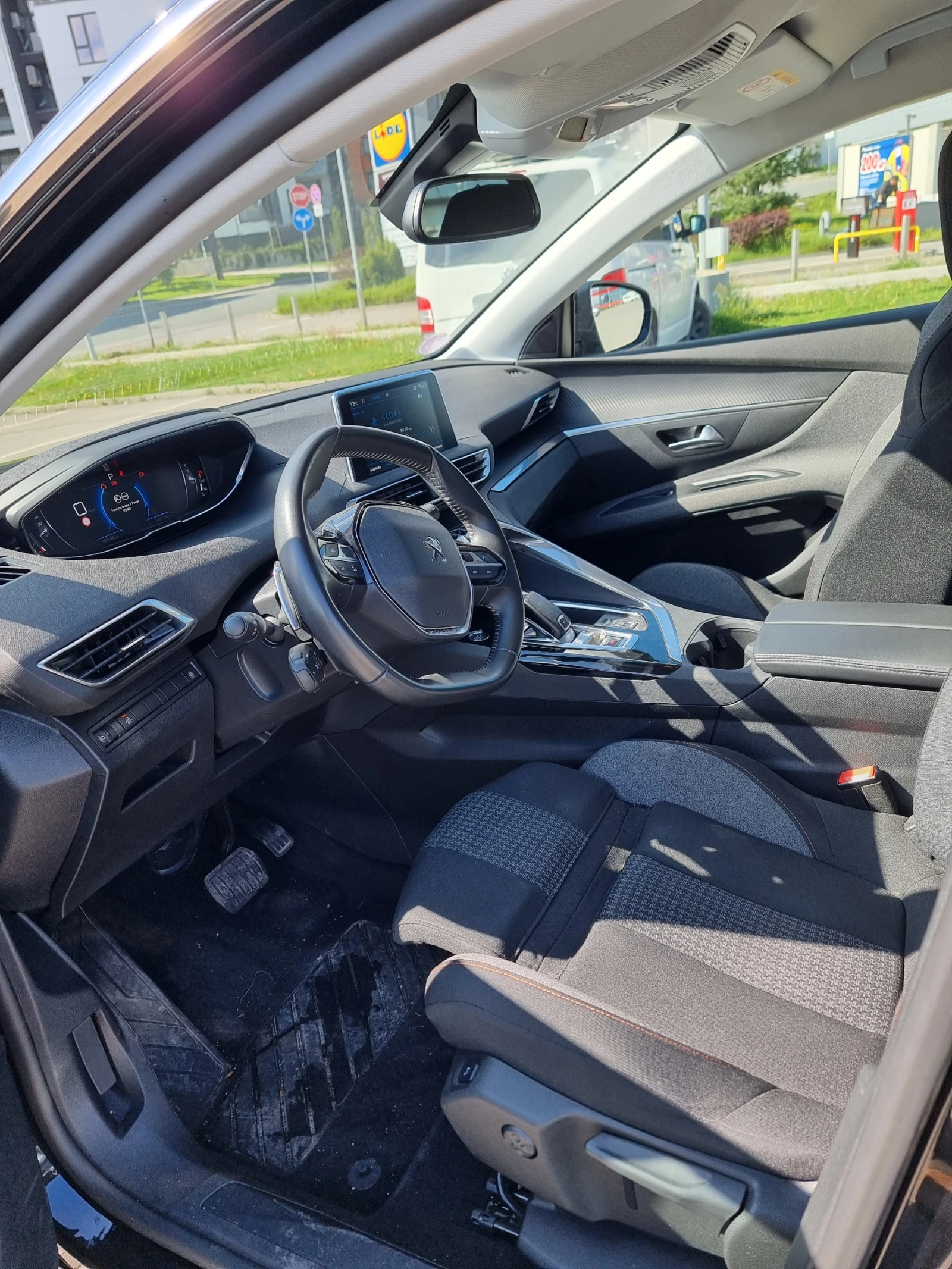 Peugeot 5008 1.2 / 8 ск. - изображение 7