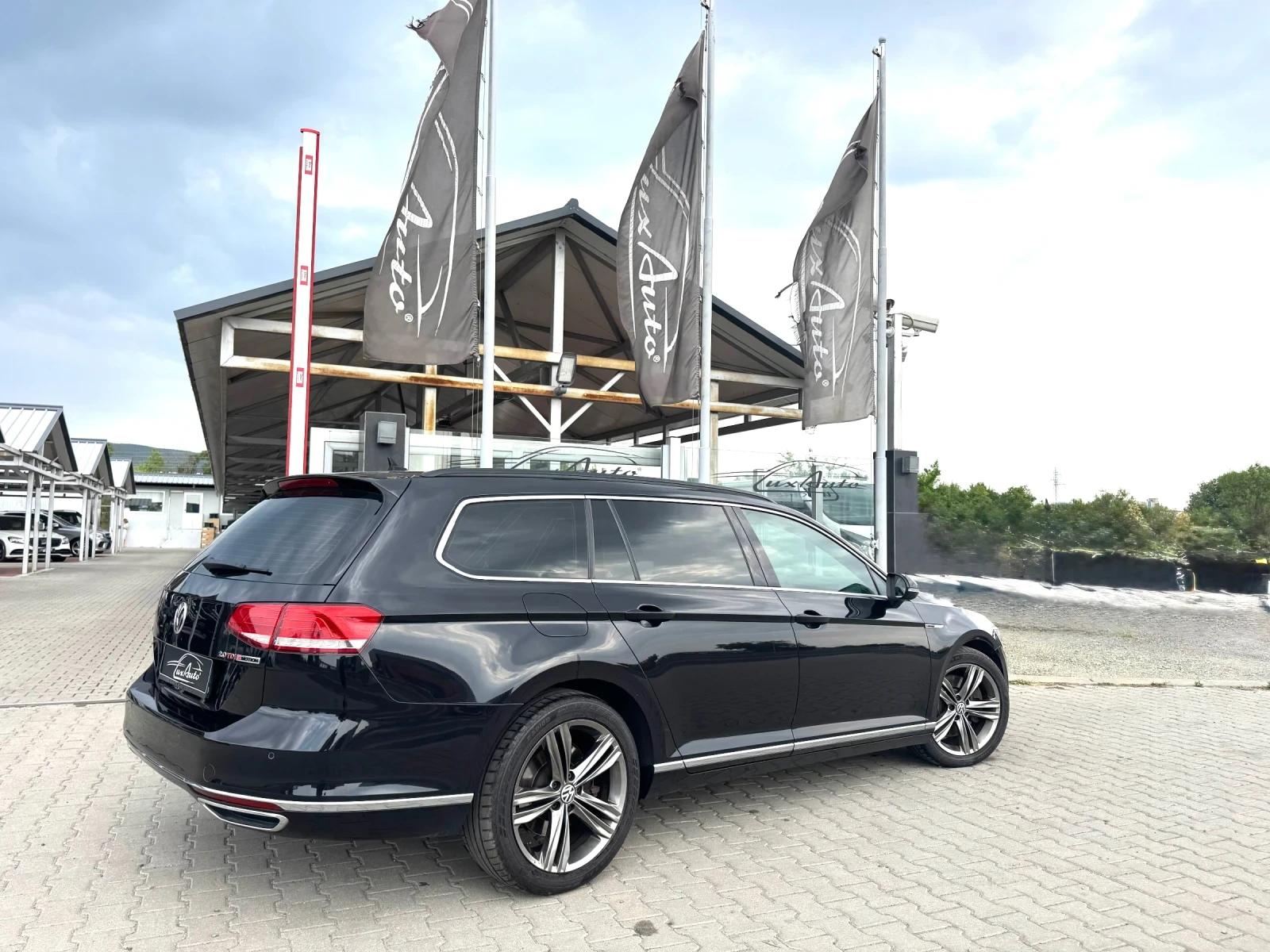 VW Passat 2.0TDI#BITURBO#R-LINE#4MOTION#KEYLESS#DISTRONIC - изображение 5