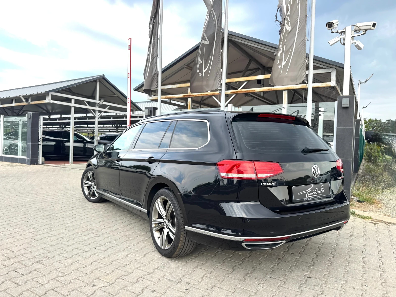 VW Passat 2.0TDI#BITURBO#R-LINE#4MOTION#KEYLESS#DISTRONIC - изображение 4