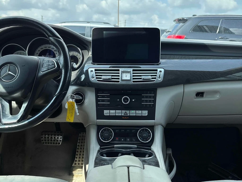 Mercedes-Benz CLS 400 * CLS  * CARFAX * БЕЗ ПЪРВОНАЧАЛНА ВНОСКА - изображение 9