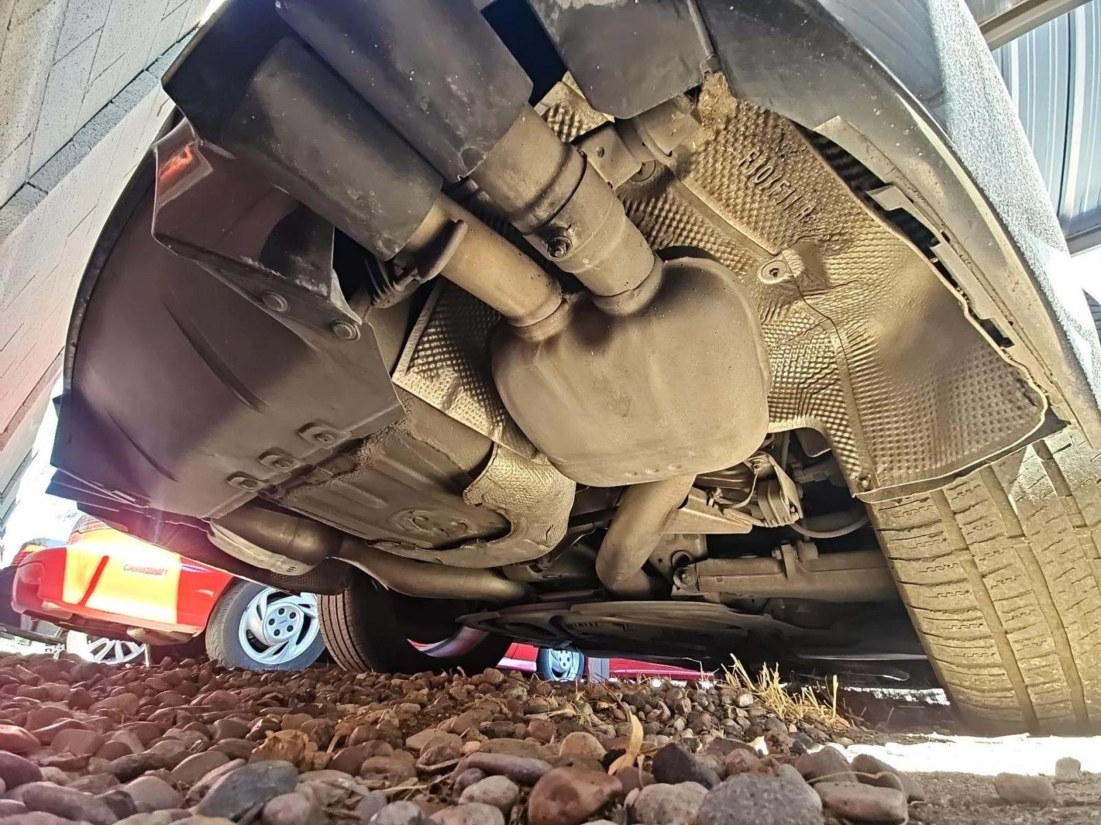 BMW M5 4.4L 8 Cyl Turbo - изображение 7