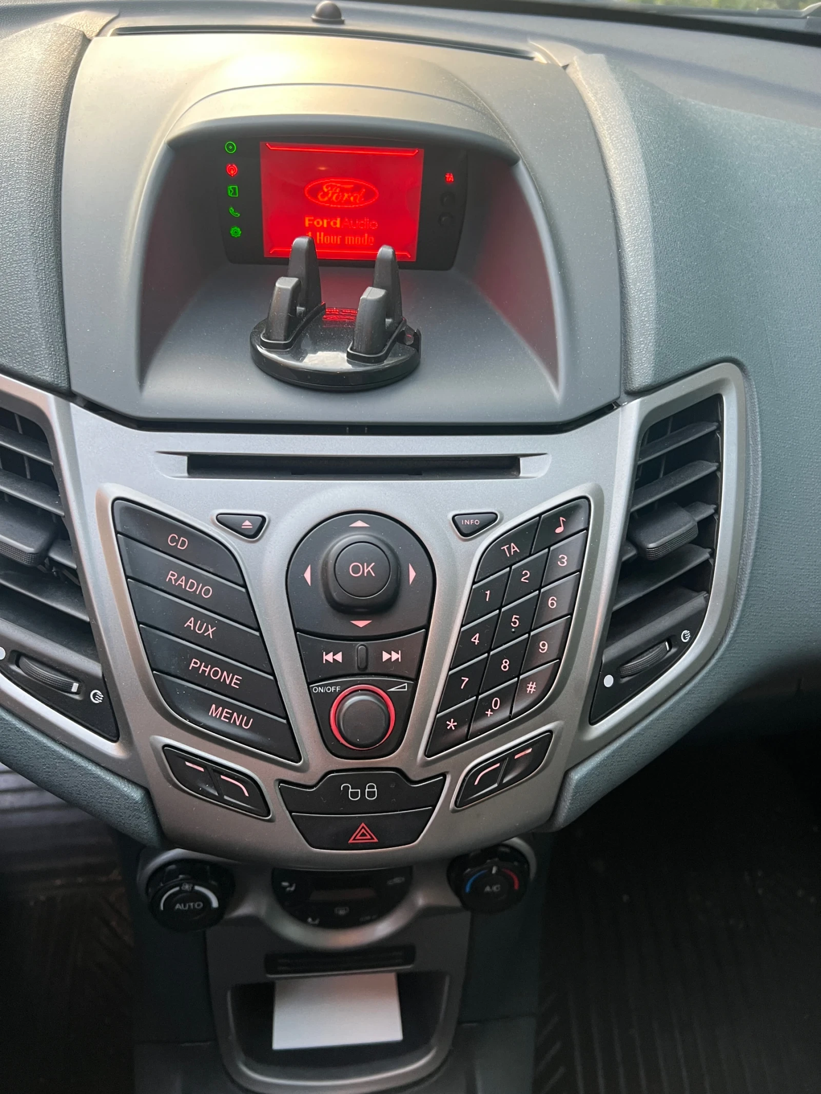 Ford Fiesta  - изображение 7