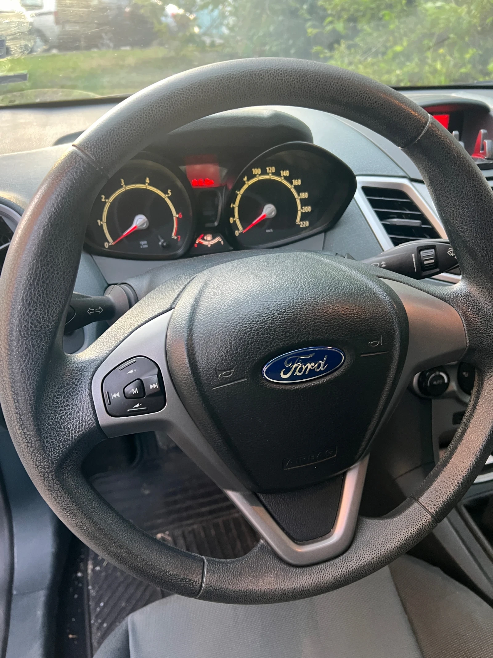 Ford Fiesta  - изображение 6