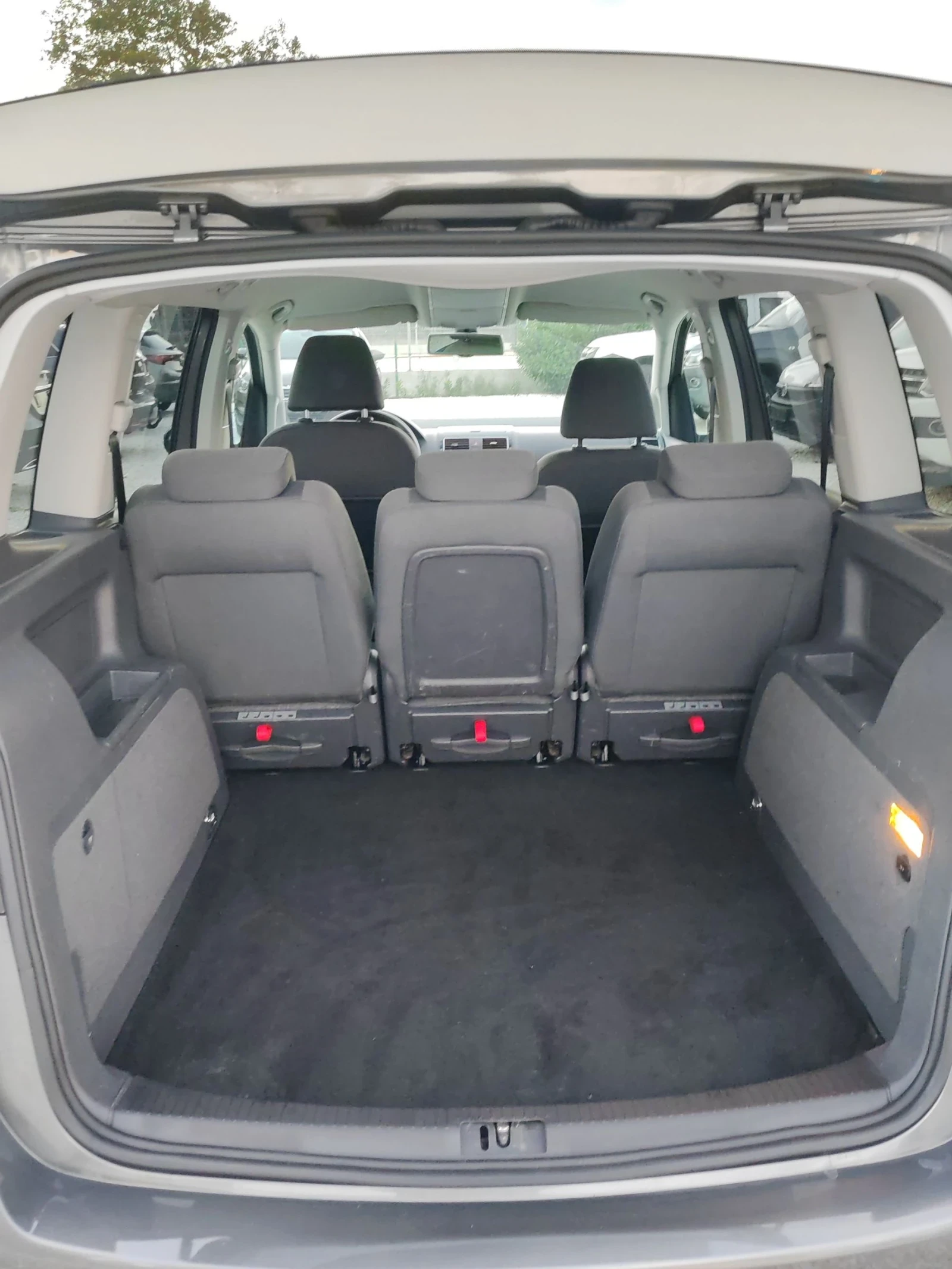 VW Touran 2.0, 140к.с. Highline, ТОП  - изображение 7