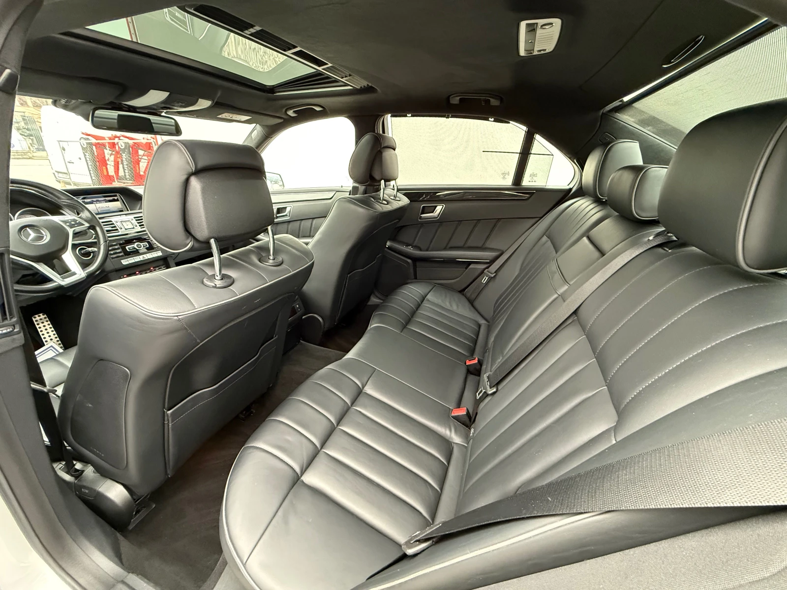 Mercedes-Benz E 350 AMG LINE DISTRONIC NAPPA 360  ALCANTARA БЕЗ АНАЛОГ - изображение 9