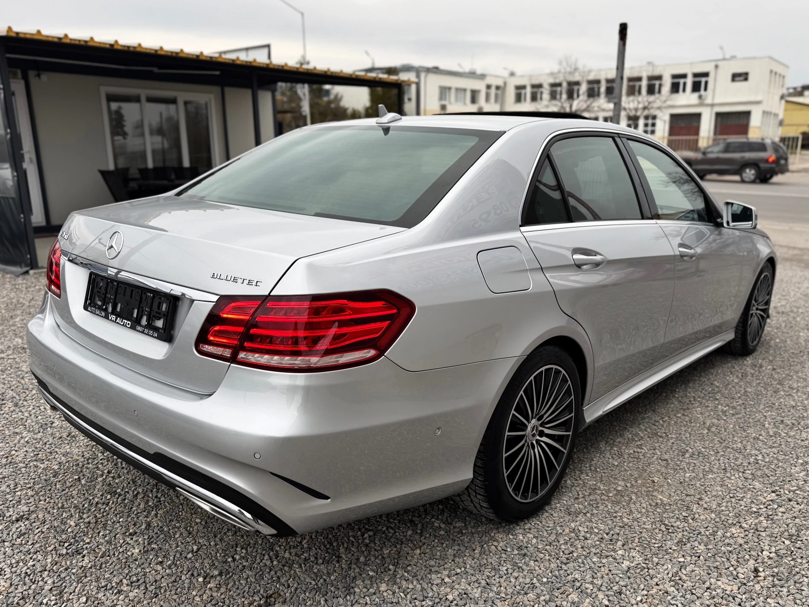 Mercedes-Benz E 350 AMG LINE DISTRONIC NAPPA 360  ALCANTARA БЕЗ АНАЛОГ - изображение 4