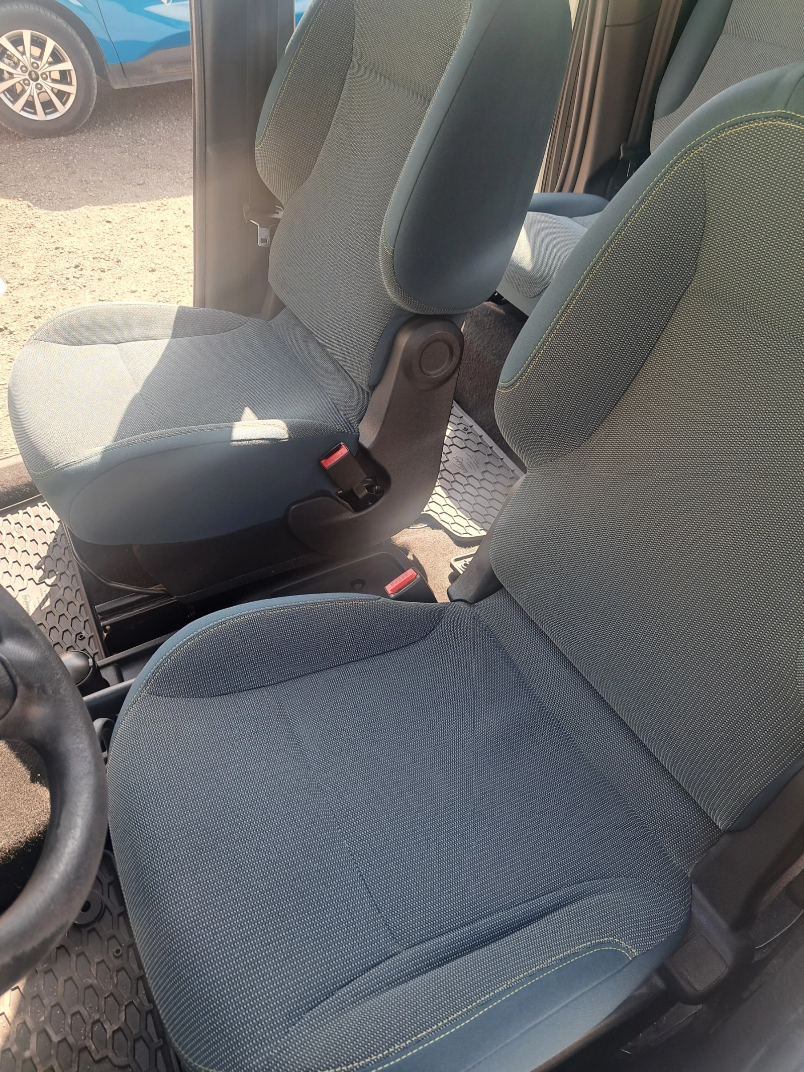 Citroen Berlingo 1.6 HDI 2018 Евро 6, снимка 11 - Автомобили и джипове - 53816760