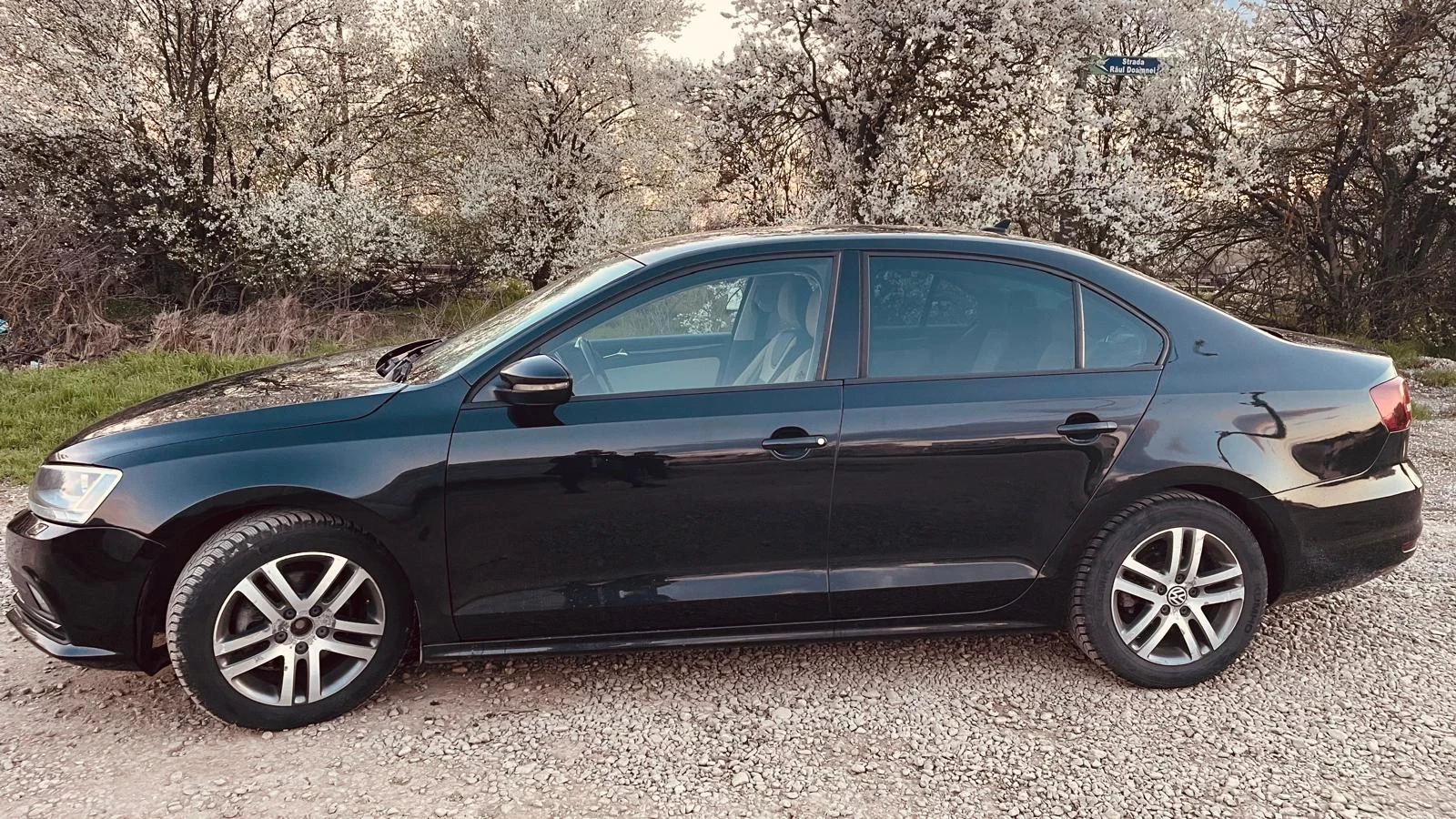 VW Jetta, снимка 2 - Автомобили и джипове - 54334742