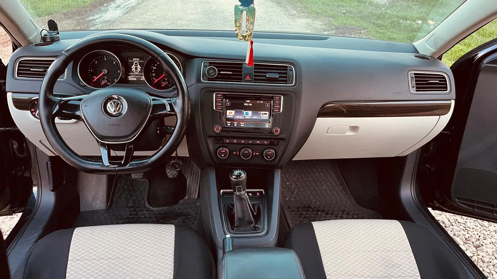 VW Jetta, снимка 4 - Автомобили и джипове - 54334742