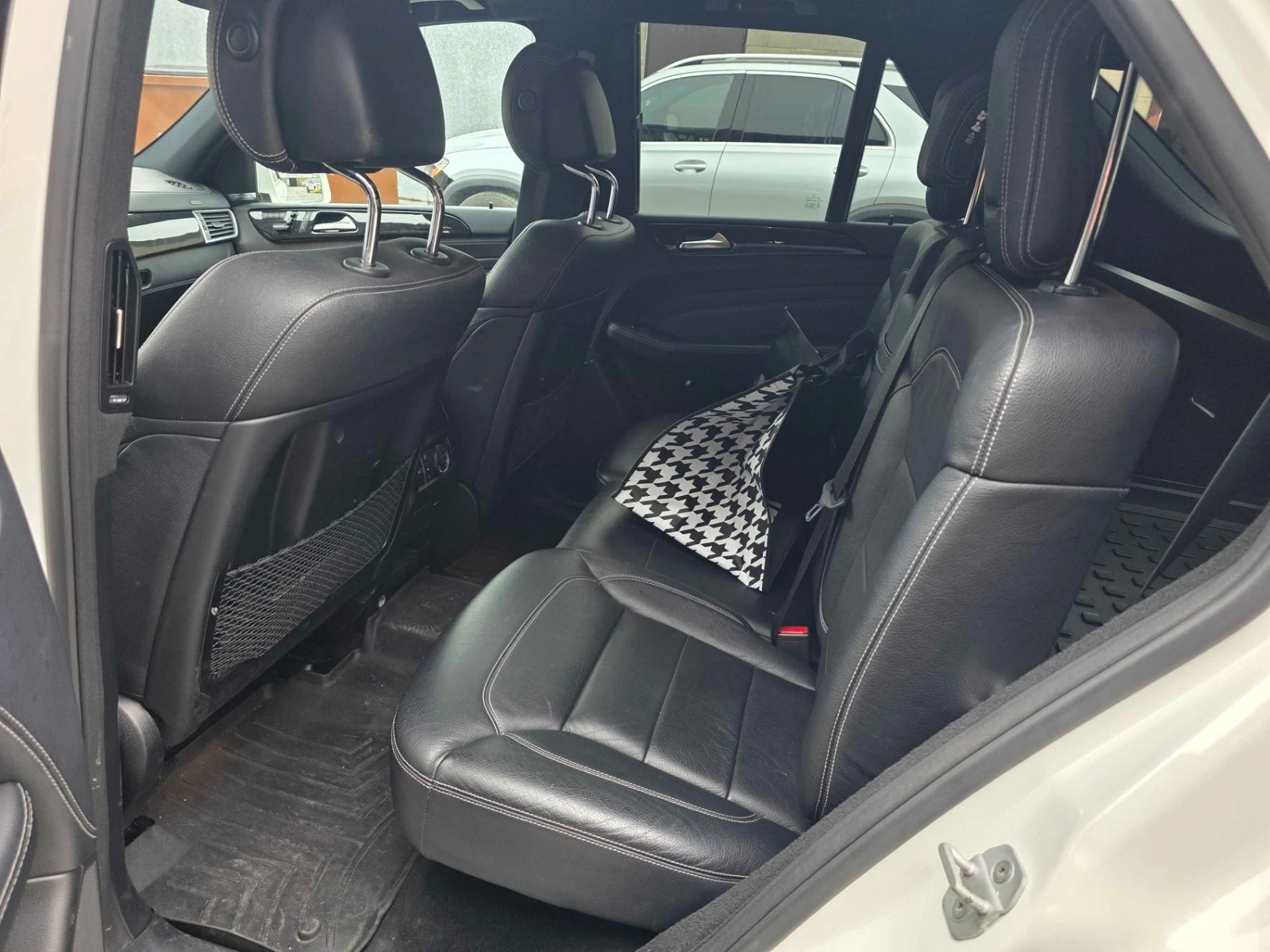 Mercedes-Benz ML 550 4MATIC/KEYLESS/KAMEPA/ПОДГРЕВ, снимка 15 - Автомобили и джипове - 54394099