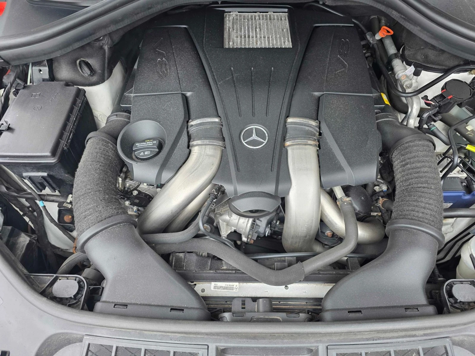 Mercedes-Benz ML 550 4MATIC/KEYLESS/KAMEPA/ПОДГРЕВ, снимка 17 - Автомобили и джипове - 54394099