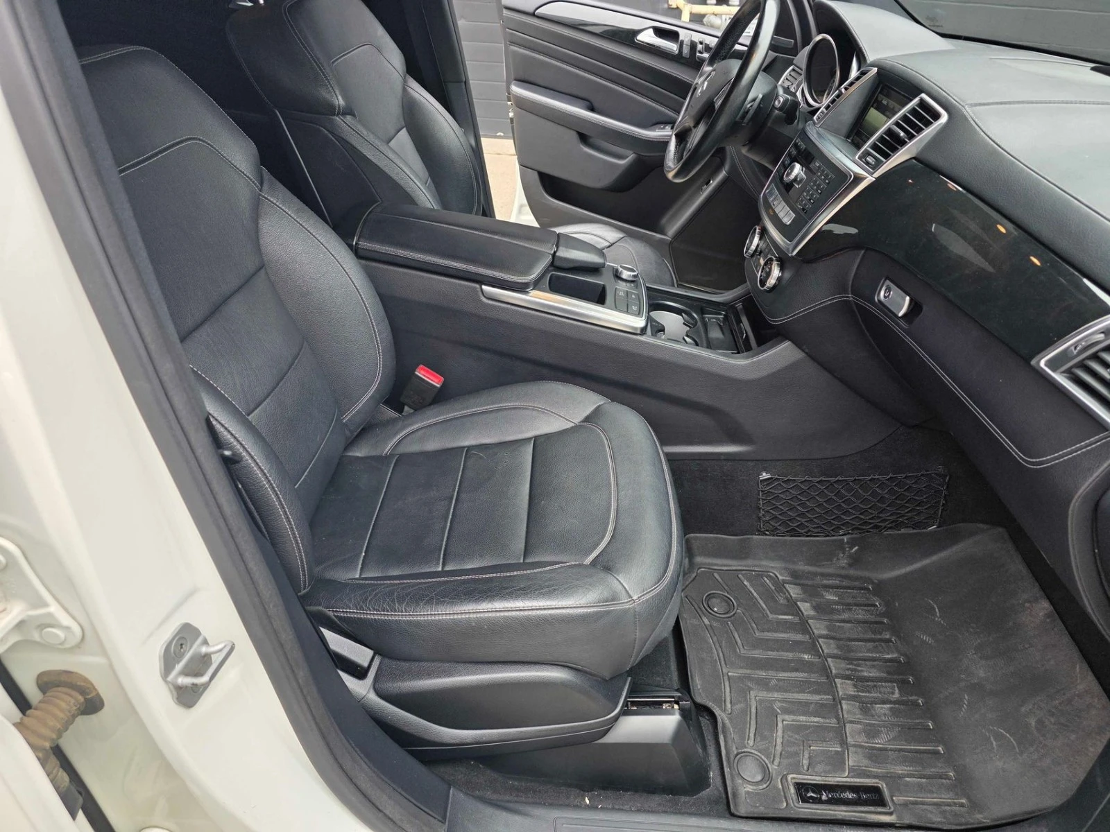 Mercedes-Benz ML 550 4MATIC/KEYLESS/KAMEPA/ПОДГРЕВ, снимка 13 - Автомобили и джипове - 54394099