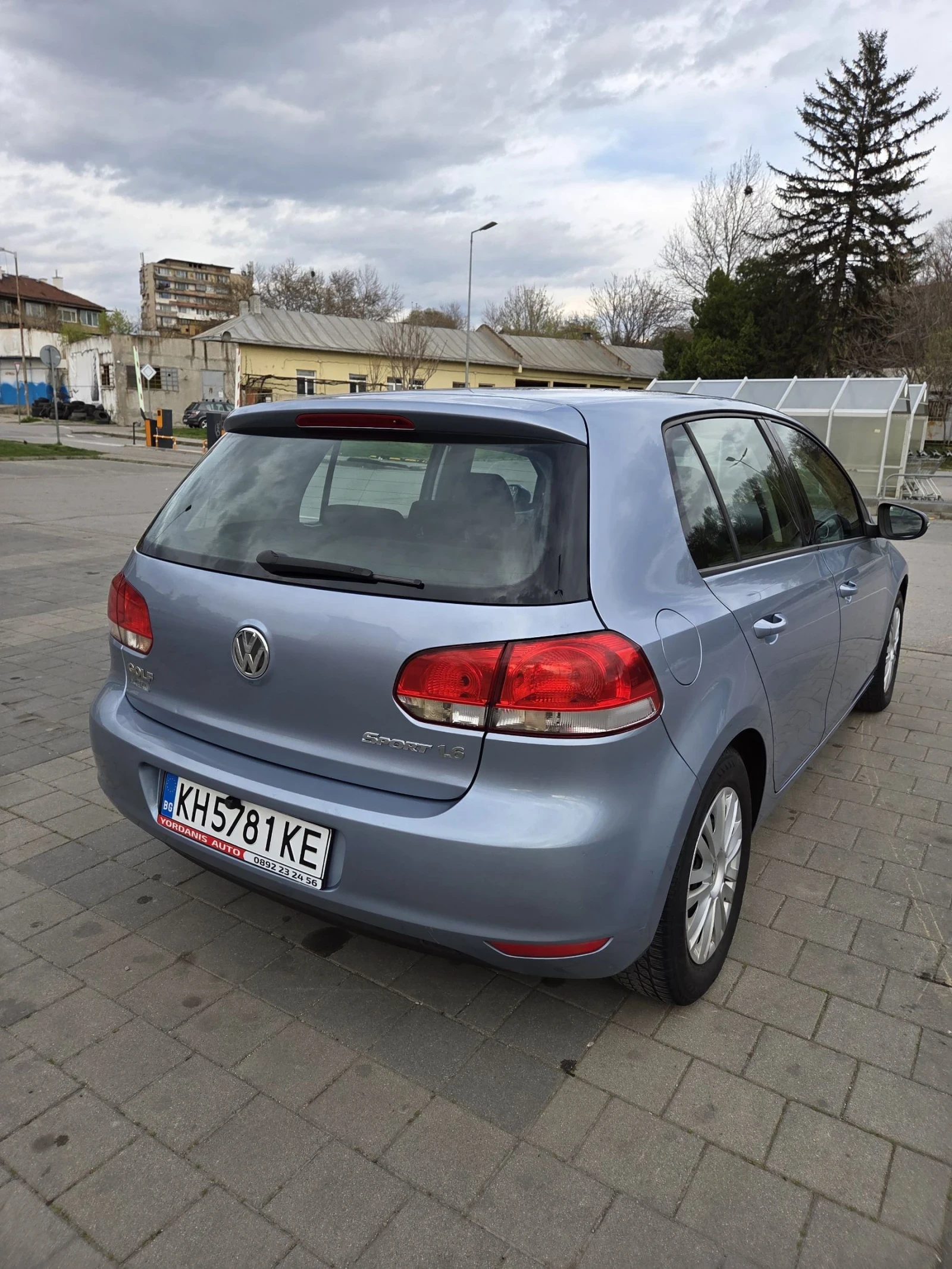 VW Golf 1.6 102 к.с Газ/Бензин, снимка 5 - Автомобили и джипове - 54495689