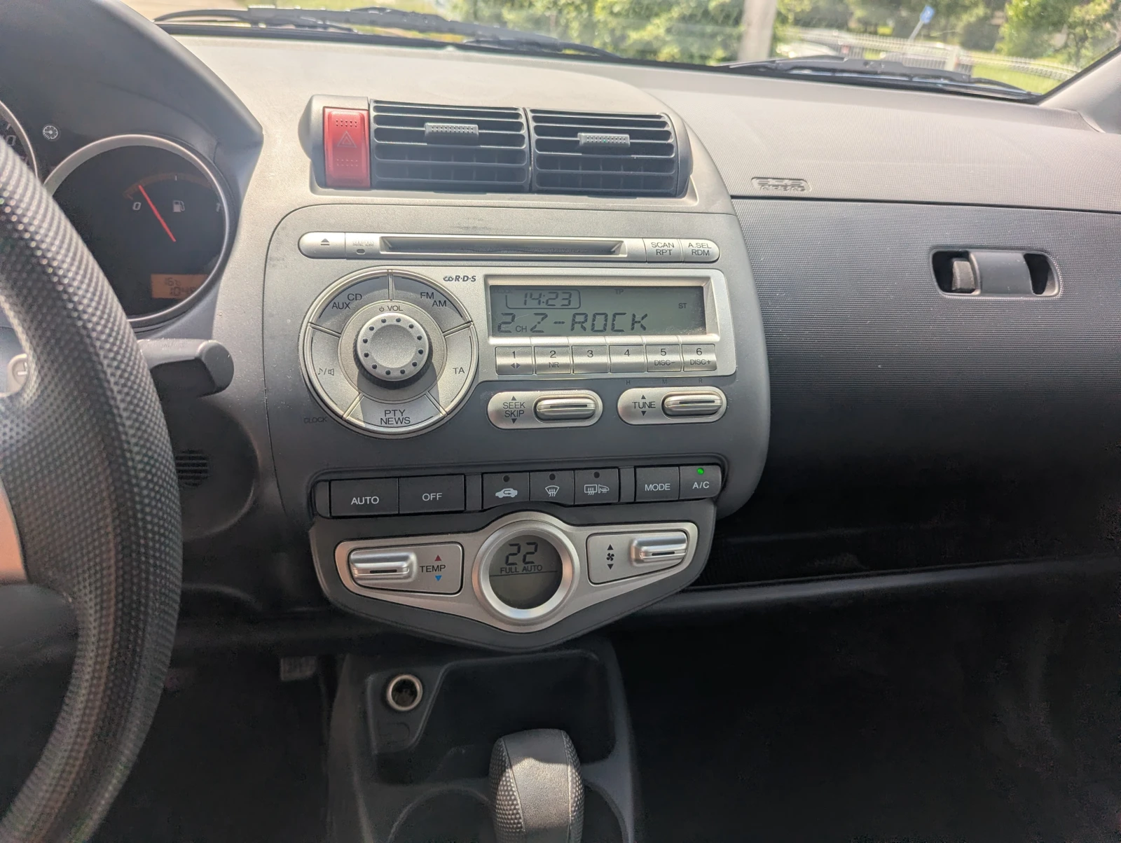Honda Jazz 1.4 LS, снимка 14 - Автомобили и джипове - 54569140