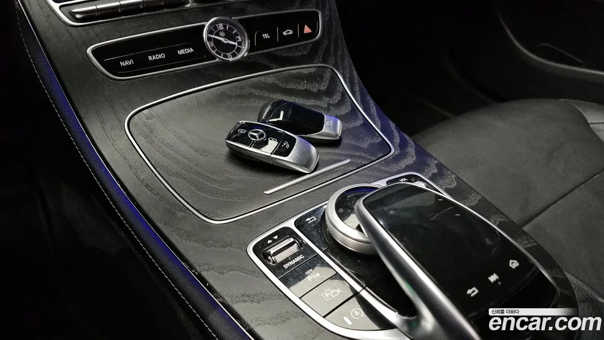 Mercedes-Benz E 250 2.0 Avantgarde, Подгрев, Navi, Задна камера, снимка 14 - Автомобили и джипове - 54932624