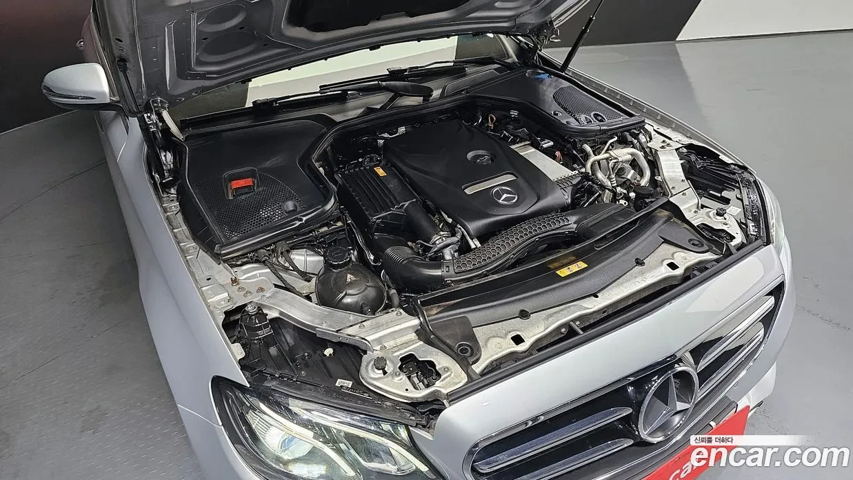 Mercedes-Benz E 250 2.0 Avantgarde, Подгрев, Navi, Задна камера, снимка 5 - Автомобили и джипове - 54932624