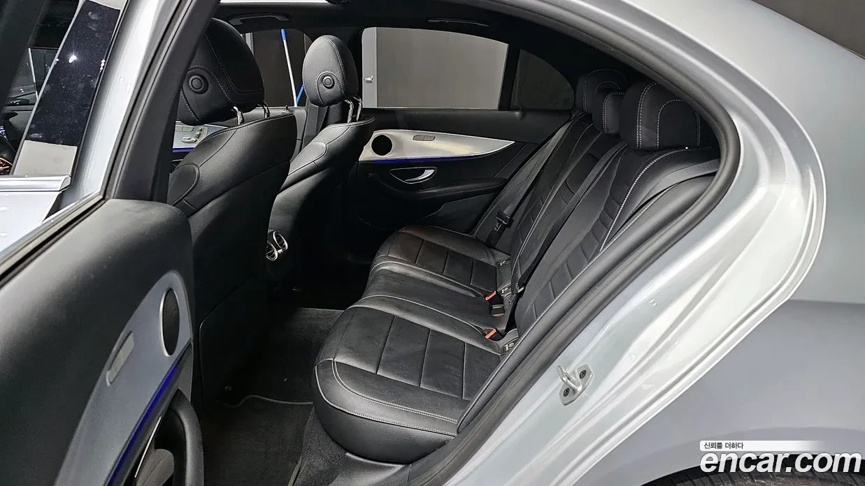 Mercedes-Benz E 250 2.0 Avantgarde, Подгрев, Navi, Задна камера, снимка 10 - Автомобили и джипове - 54932624