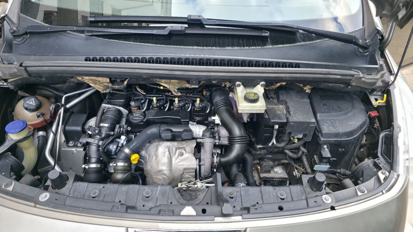Peugeot 3008 1.6 hdi, снимка 8 - Автомобили и джипове - 55397150