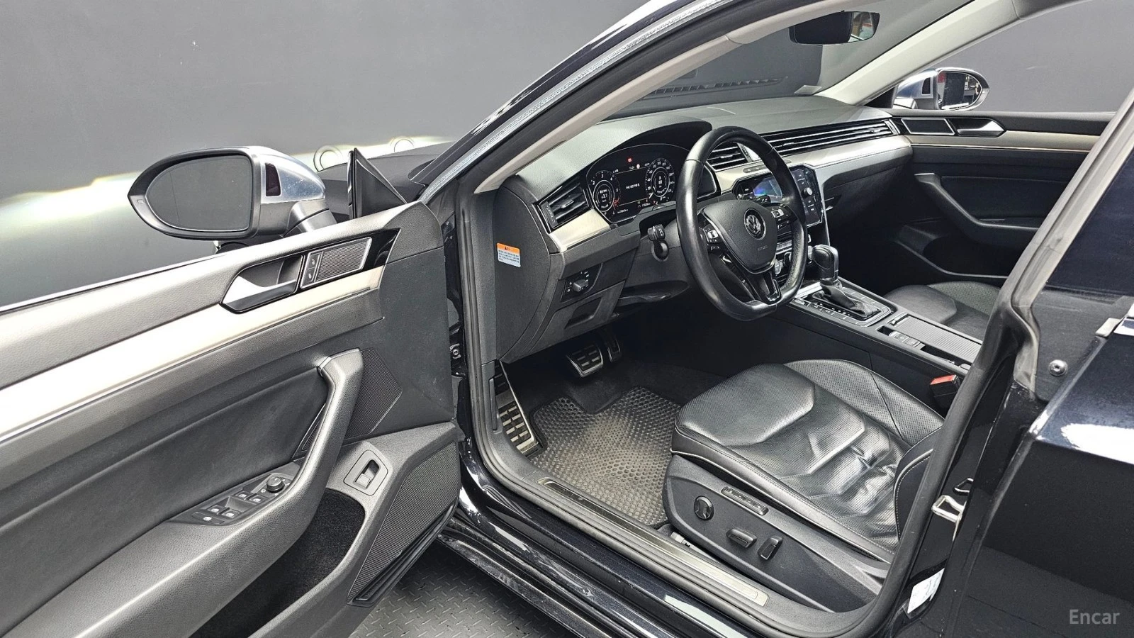 VW Arteon 2.0TDI* PREMIUM* ПОДГРЕВ* ОБДУХВАНЕ* ПАНО* КАМЕРА*, снимка 9 - Автомобили и джипове - 55586112